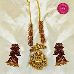 saraswathi Necklace with 2 earrings Set